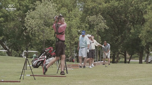 高尔夫挥杆模拟器帮助职业和业余选手提升水平